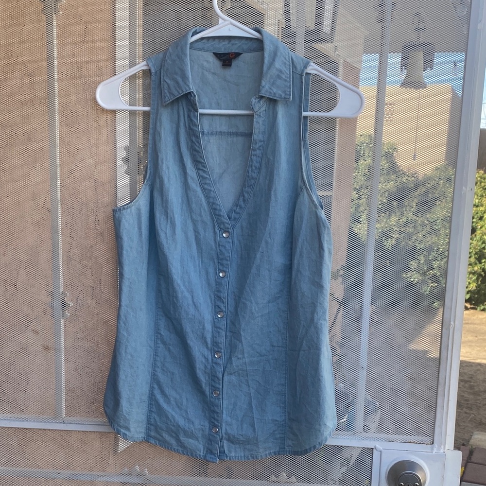 Sleeveless Denim Snap-up Top